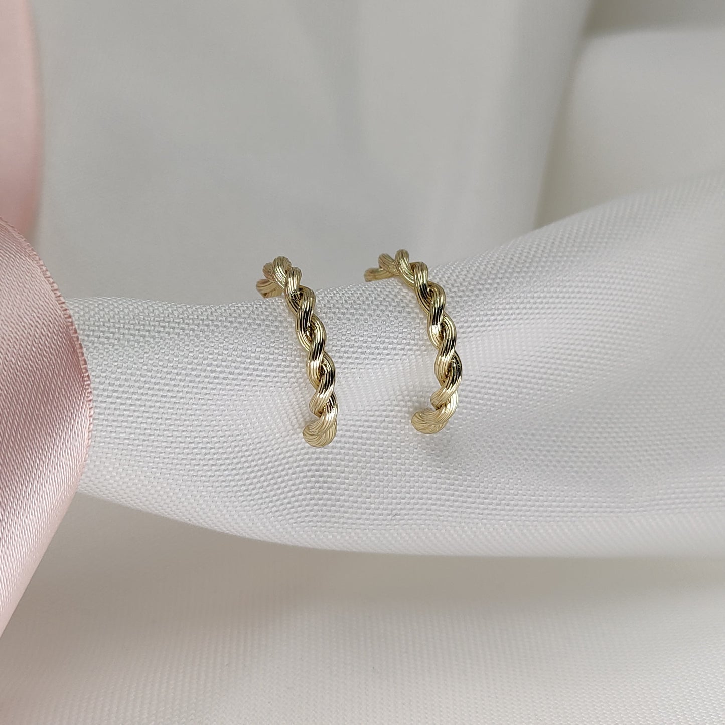 Diana - Twisted Hoop Earrings