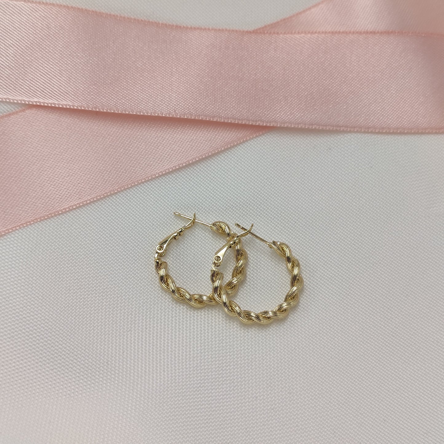 Diana - Twisted Hoop Earrings