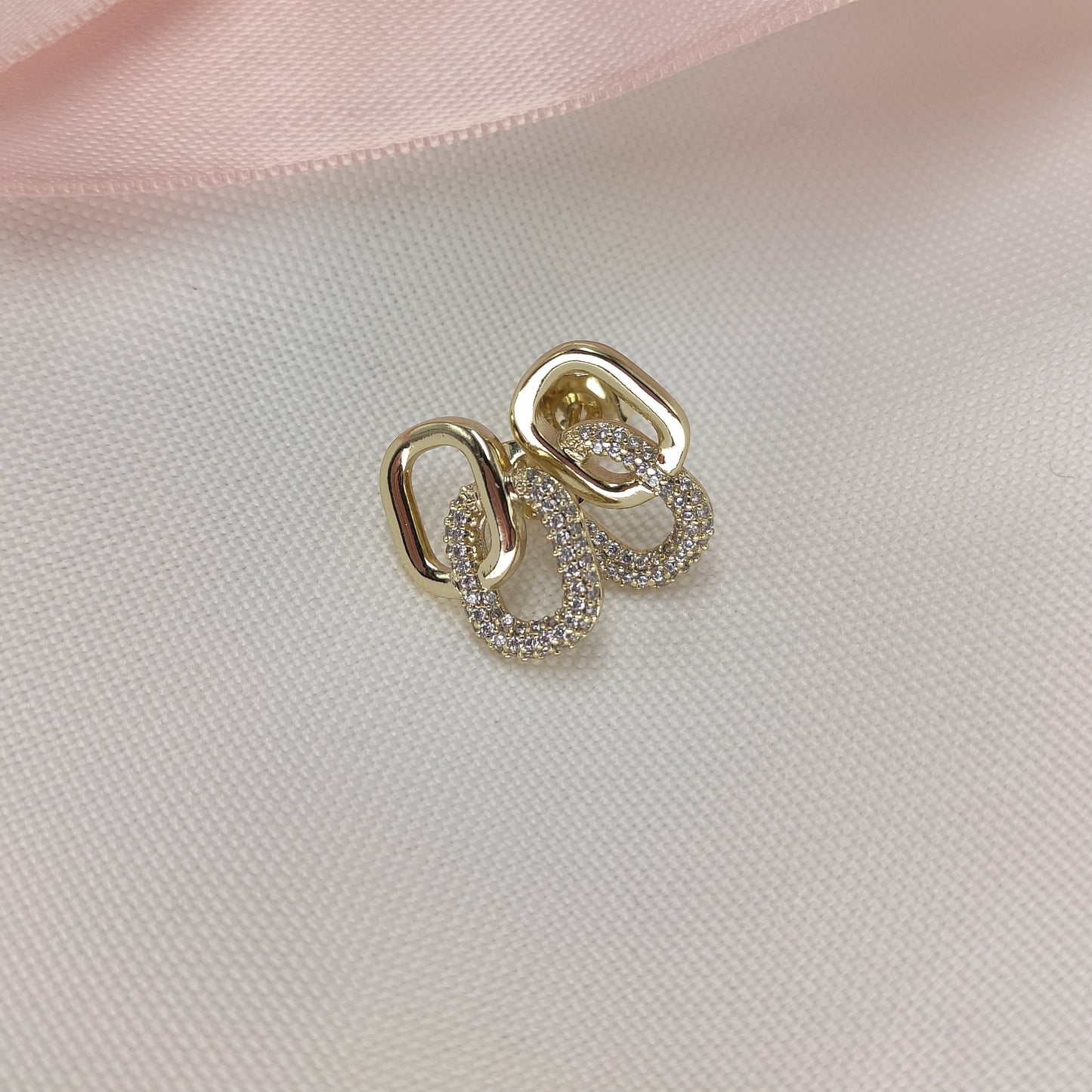 Olivia - Linked Stud Earrings with Zirconia