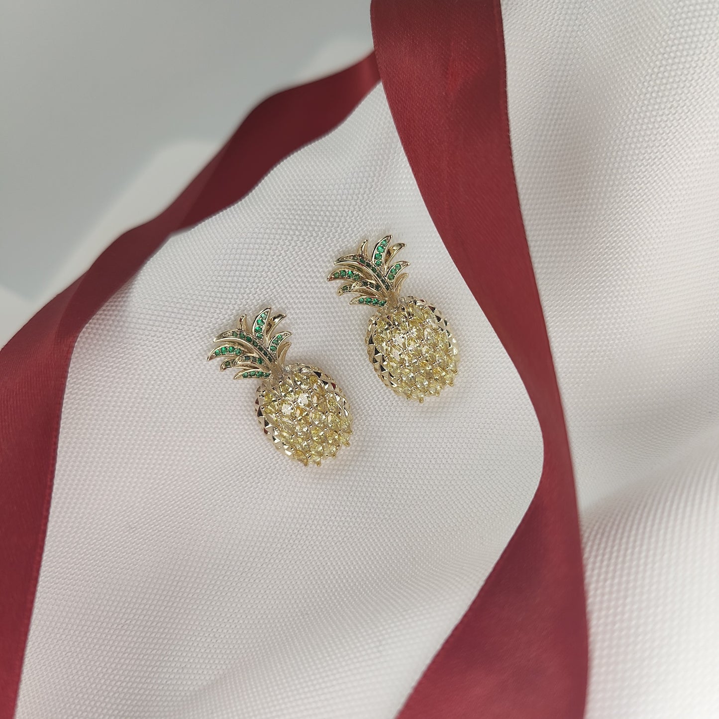 Pineapple Delight - Stud Earrings With Zirconia