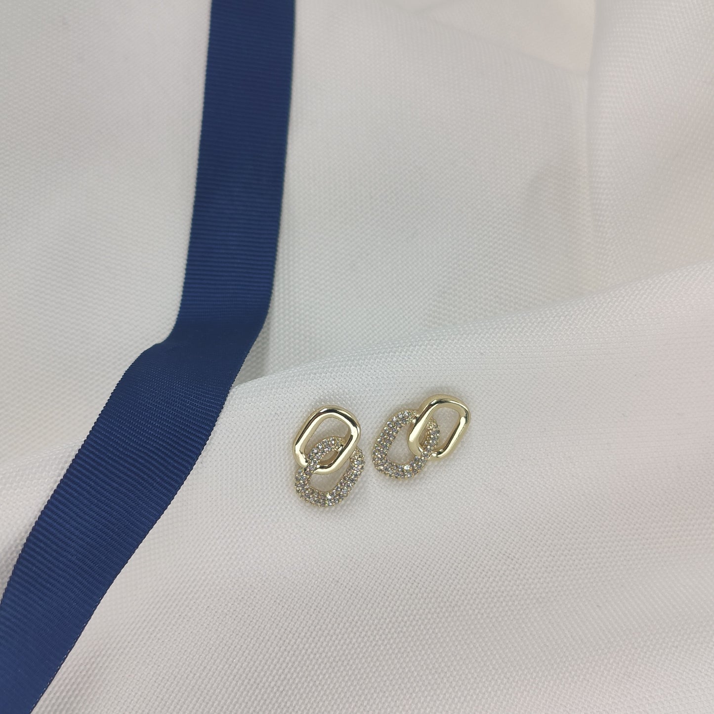 Olivia - Linked Stud Earrings with Zirconia