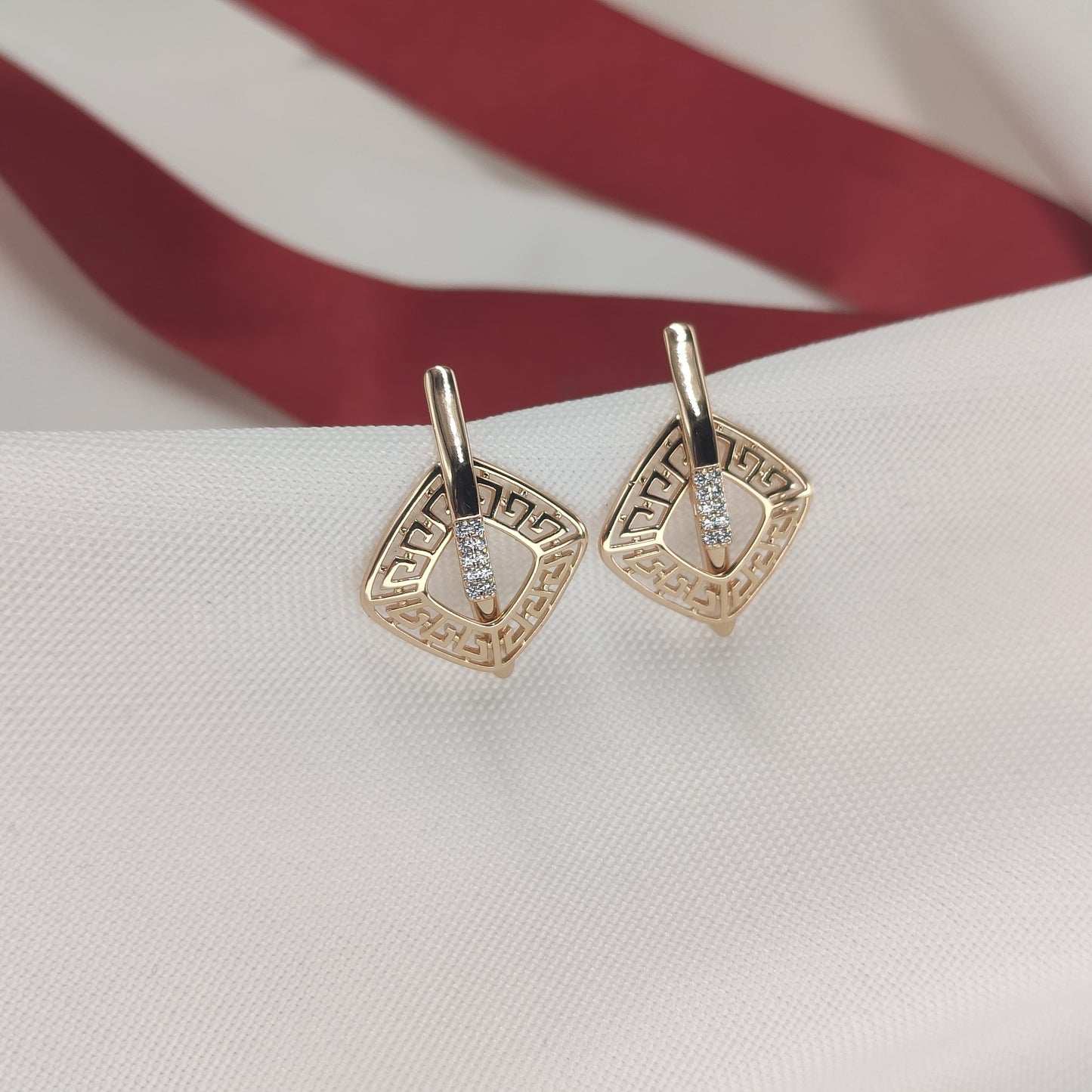 Evelyn - Elegant Earrings with Sparkling Zirconia Stones