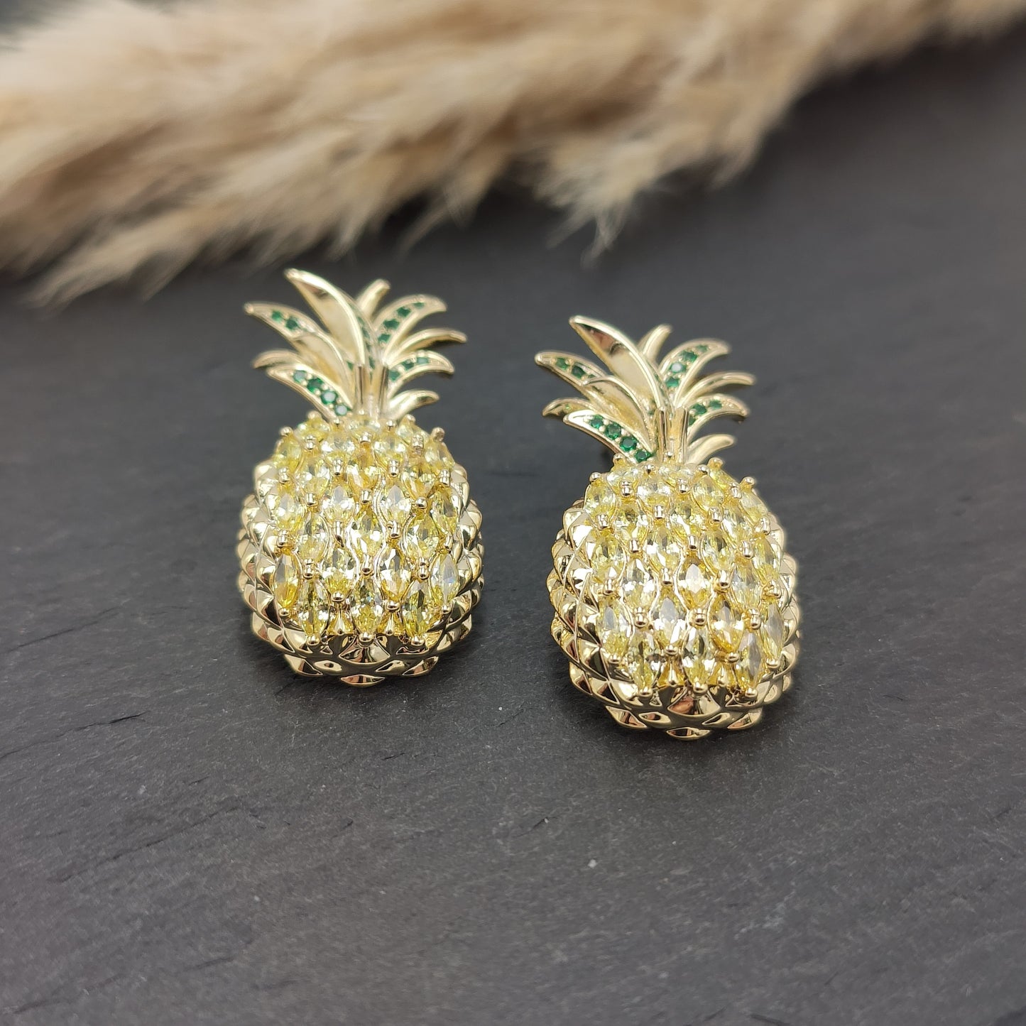 Pineapple Delight - Stud Earrings With Zirconia