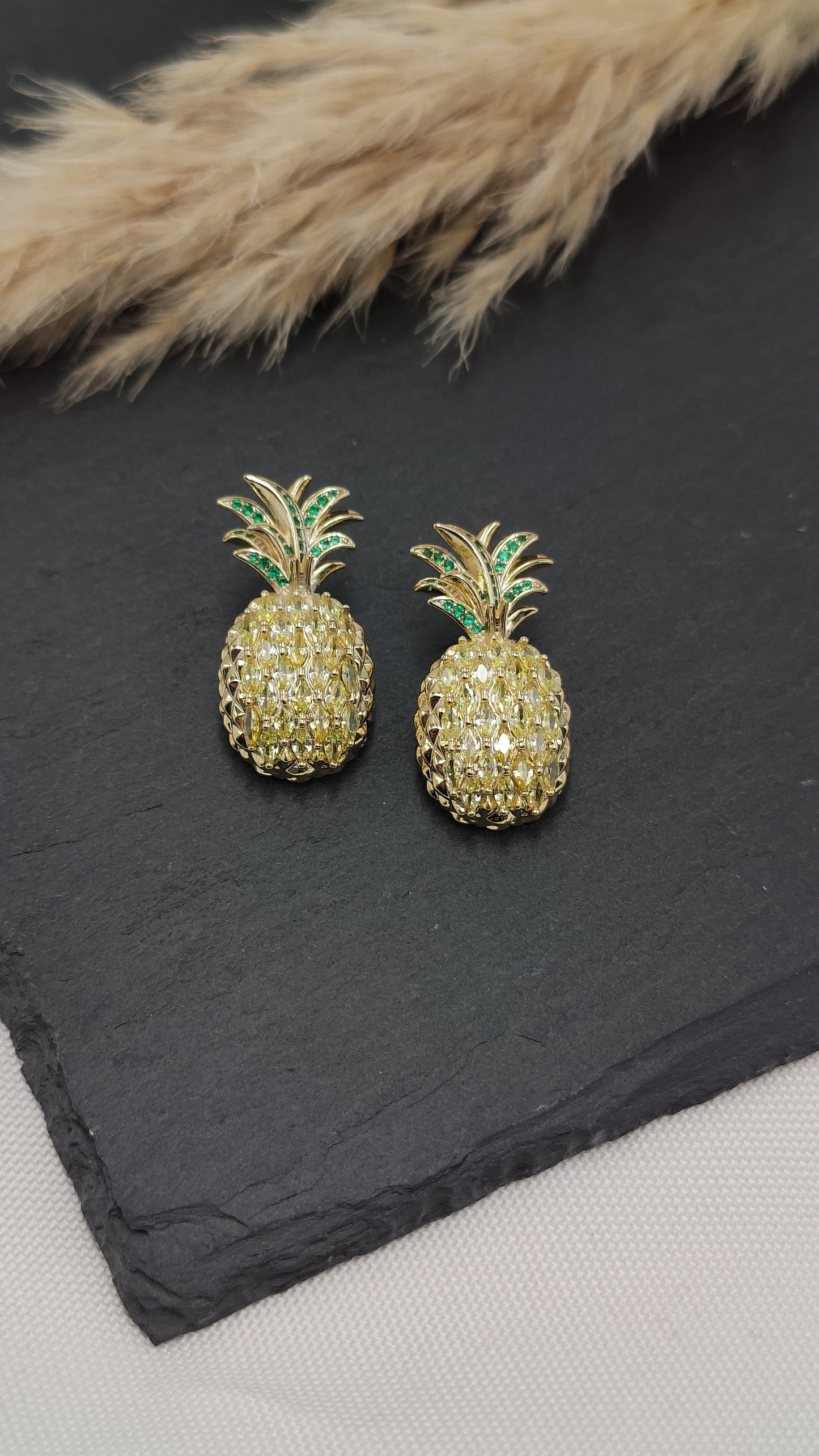 Pineapple Delight - Stud Earrings With Zirconia